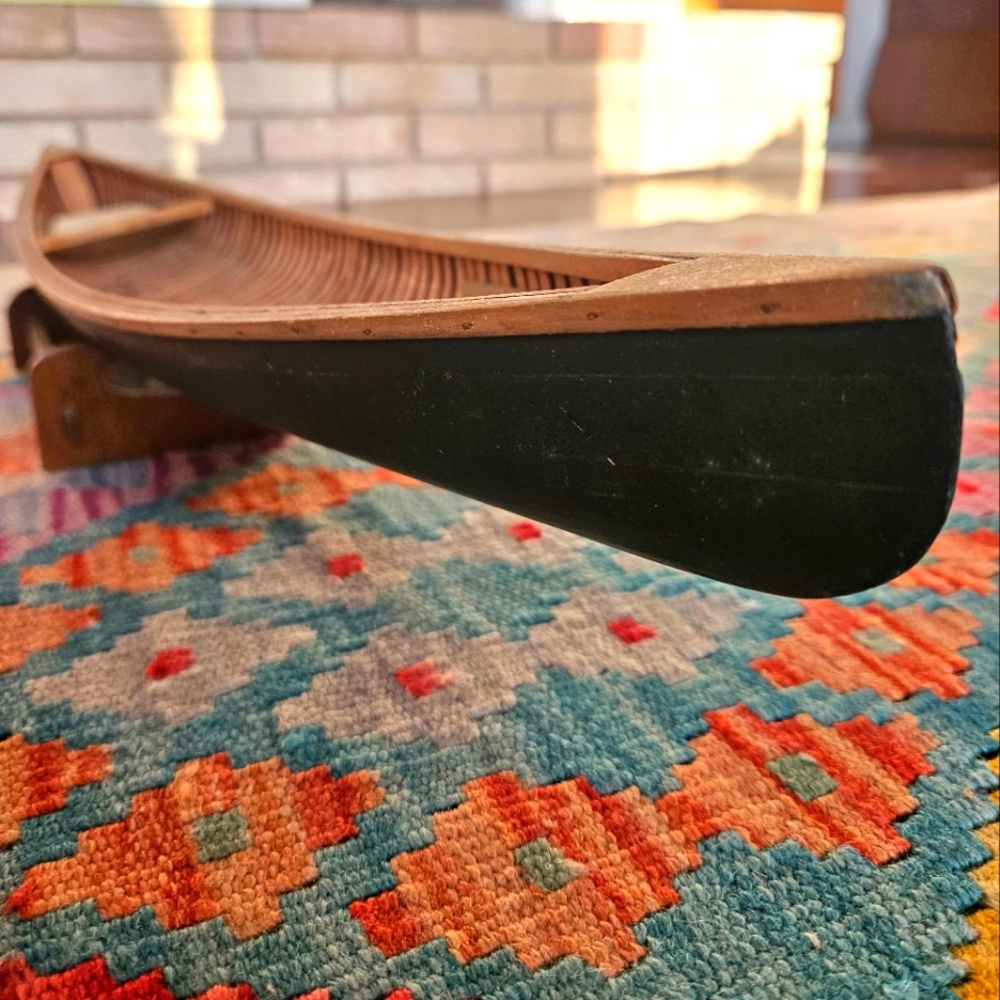 Antique wooden model canoe - Picture 8 of 10